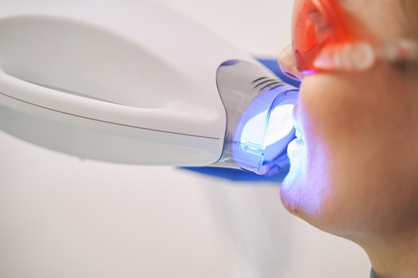 How A Laser Dentist Treats Cavities